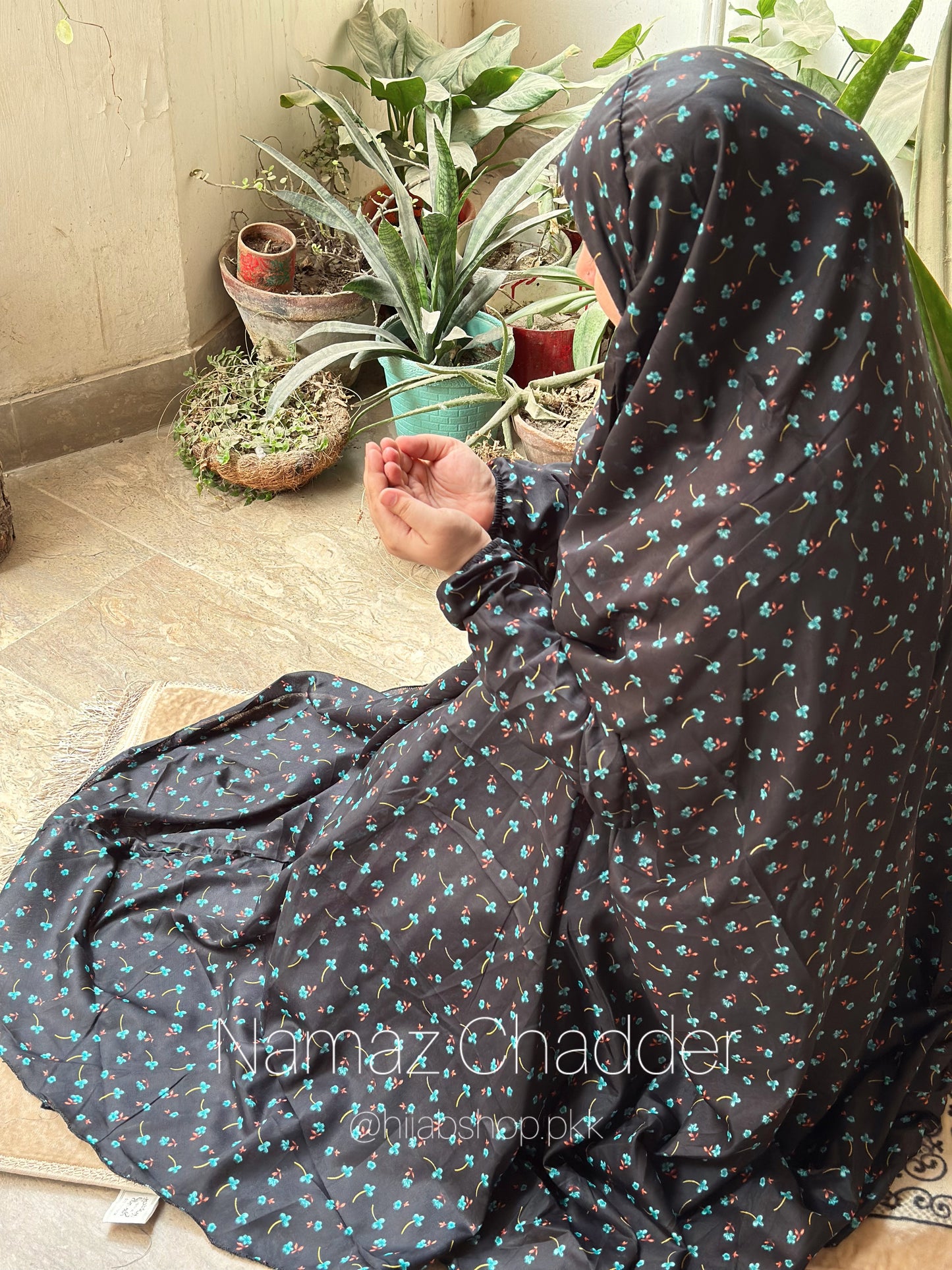 Namaz Chaddar – Floral Black
