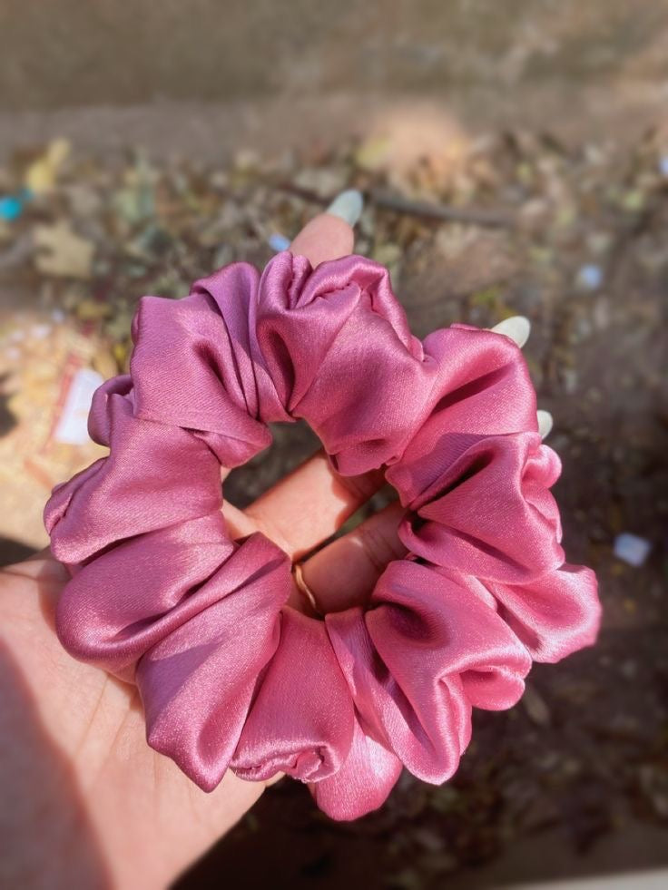 Silk Scrunchy – Salmon