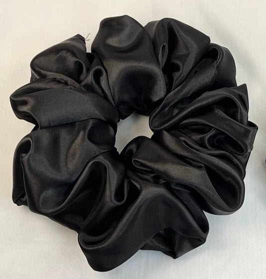 Silk Scrunchy – Black